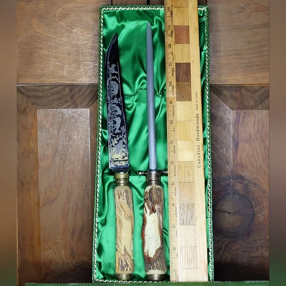 Elegant Carving Set with Wooden Handles - Picture 3 of 11